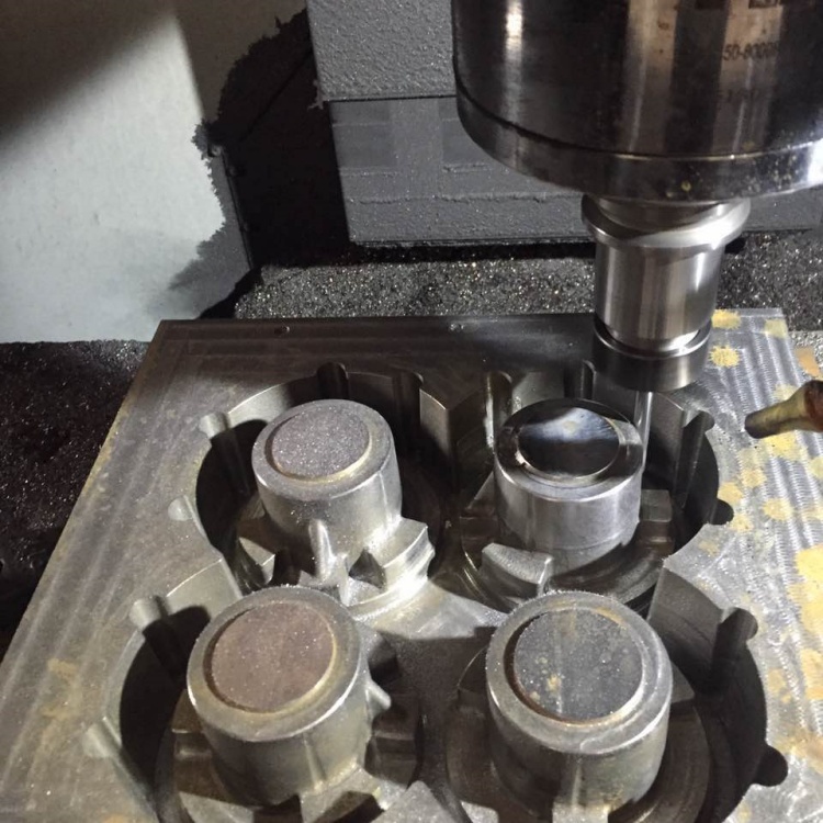 壓鑄模具廠家供應